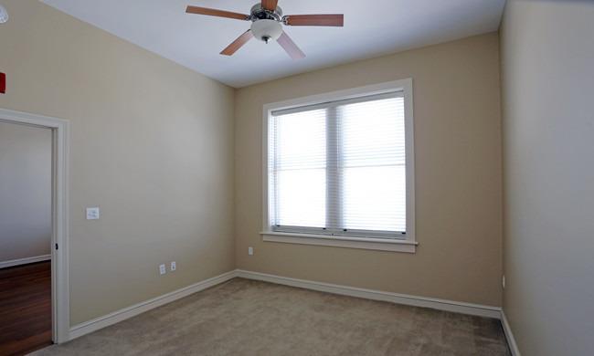 /static/images/house/18437/9e0758d6f5b6620ee496fac98f84f52b.jpg