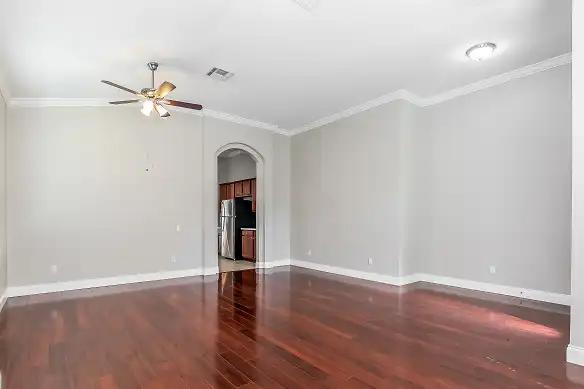/static/images/house/888/c5d5b3ae2c074f3b34ac82416bf38152.jpg